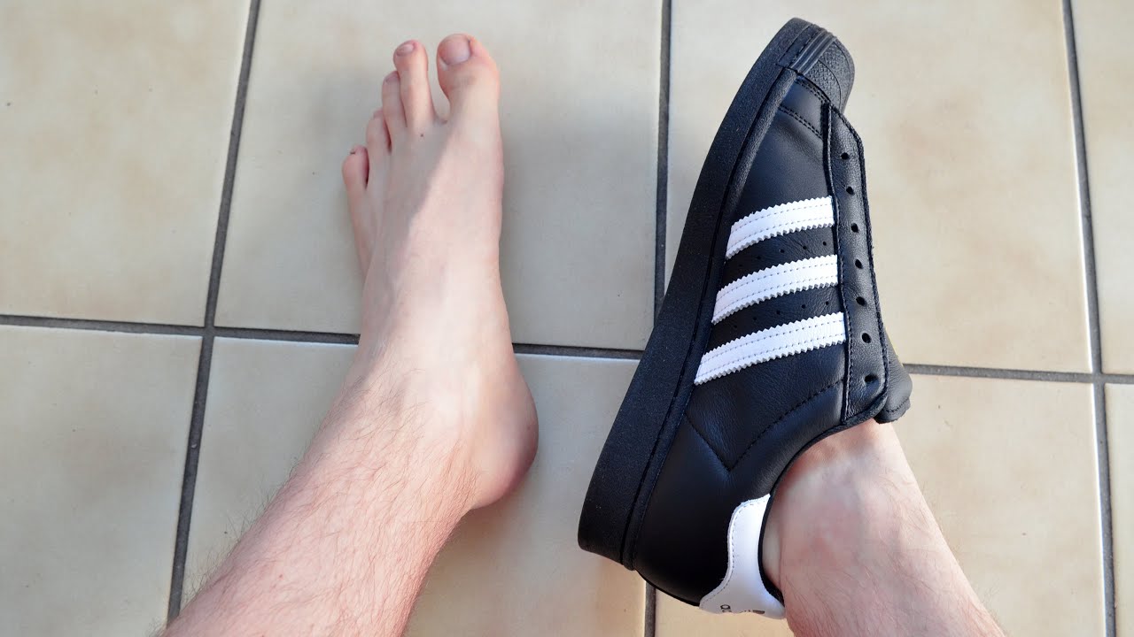 Adidas Superstar With vs Without Socks - YouTube