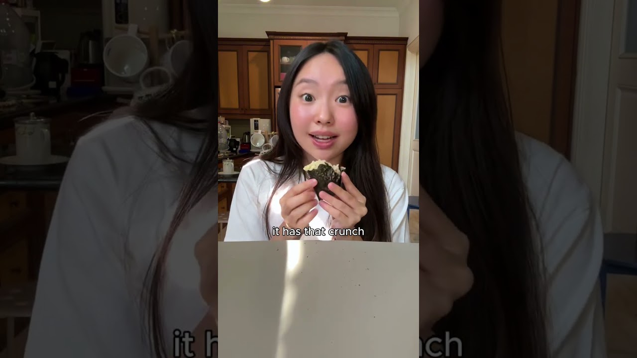 eating onigiri 7 ways 