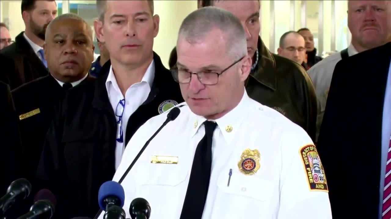 WATCH: Officials speak after deadly plane crash outside of DC airport ...