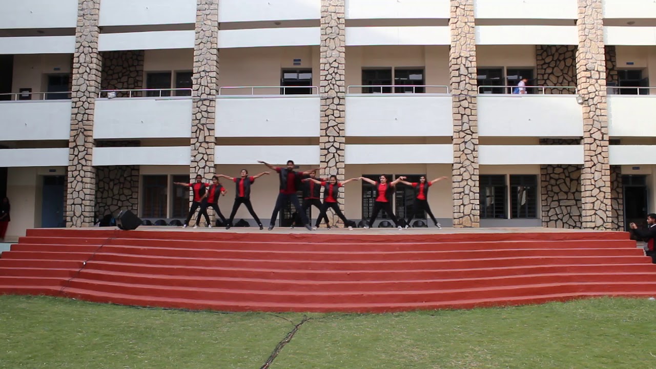 Crownethers - Blossoms 2018 - Science Deanery - Christ University - Dhoom 2 Dance Performance