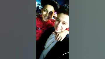 سامر المدني مع توأموي احمد المدني 