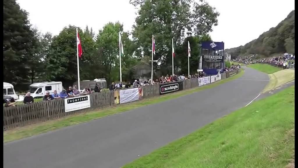 Oliver's Mount Gold Cup 2014 Race 15 Senior B YouTube Oliver's Mount Gold Cup 2014 Race 15 Senior B YouTube
