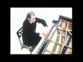 Capture de la vidéo Anton Webern: Variations, Op 27 (1936) Glenn Gould, Piano