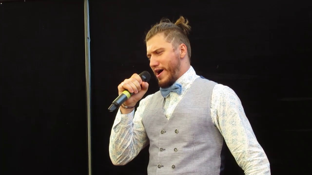 А. Вавилова, Р. Колпаков - веранда МДМ