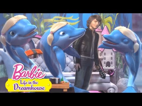 Βίντεο: Πόσο ψηλό είναι το Barbie Dream House;