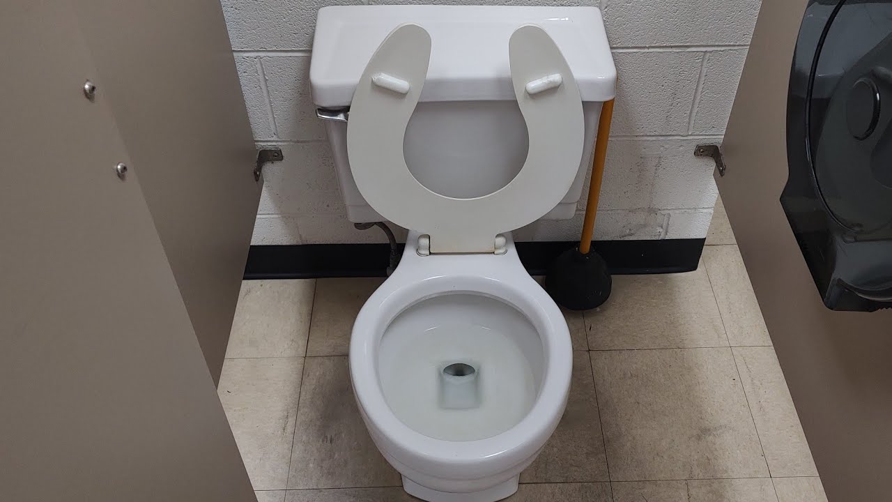 [160] 1987 Universal Rundle New Mercury Toilet in C-N Chambliss ...
