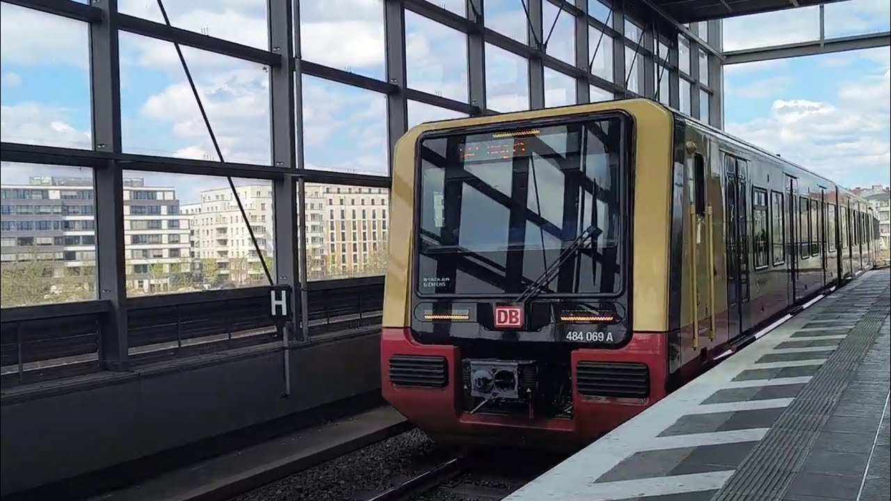 S-Bahn Berlin BR 484 Ein und Ausfahrt am Bahnhof Südkreuz 