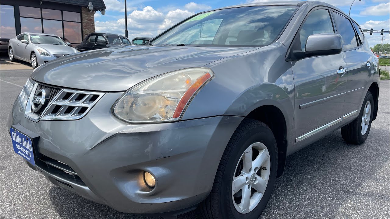 2013 Nissan Rogue S, Cross Over SUV, 2.5 4cyl, AWD, 1 owner !