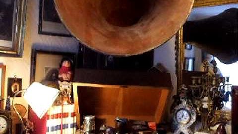 Parlophone Music of the Orient set no 9 Java : Gamelan Recorded 1934