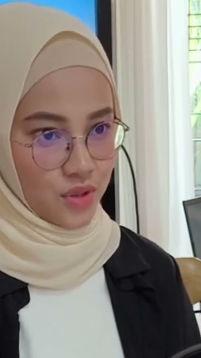 Mirip cewe indo ya? tebak mualaf ini dari negara mana? CC: Oley #hijrah #mualaf