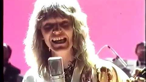 Yes Interviews: 12/9/75 - Steve Howe & Chris Squire The Old Grey Whistle Test (with music videos)