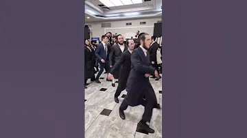 Jewish Wedding Dance Battle 