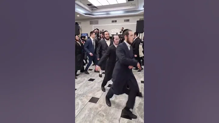 Jewish Wedding Dance Battle!