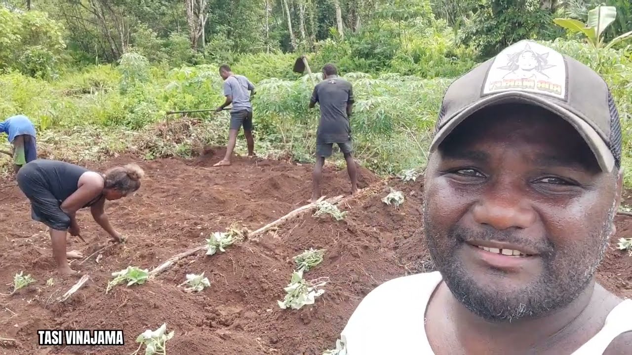 Help out on mama's Garden | Village Life | Solomon Islands
