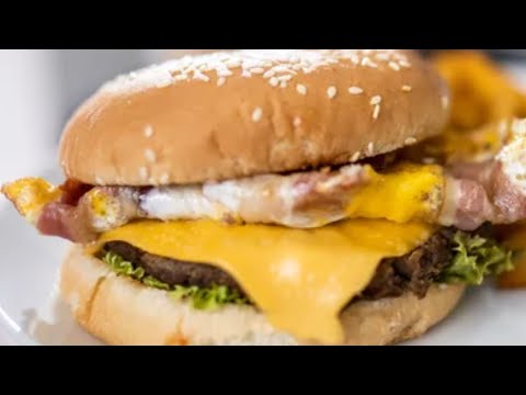 Video: Yuav Ua Li Cas Ua Cheddar Salad Burgers