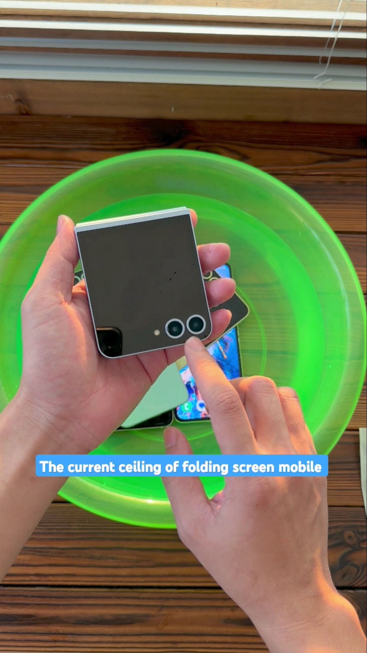 The current ceiling of small folding screen mobile phones is it worth buying for more Samsung ZFlip6