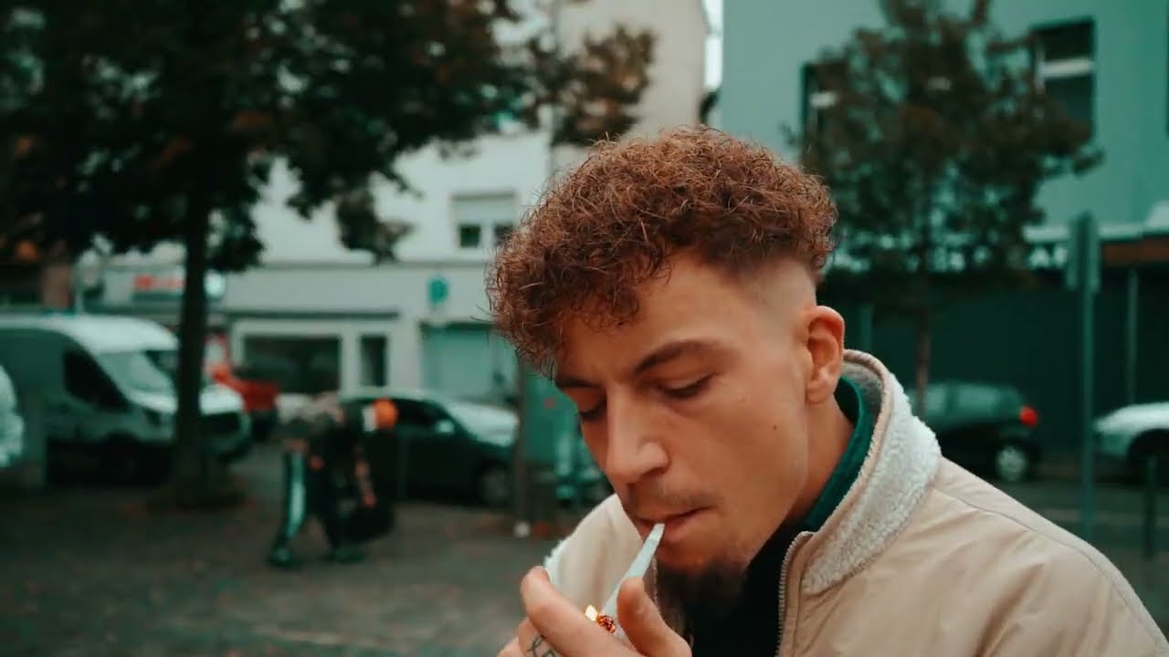 Watch NUR EIN ZUG prod by The Red Beats on YouTube Watch NUR EIN ZUG prod by The Red Beats on YouTube
