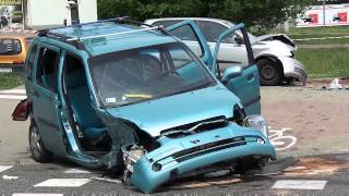 Zderzenie Opla I Fiata Ze Skutkiem Smiertelnym Na Skrzyzowaniu Rudnickiego I Maczka W Warszawie.