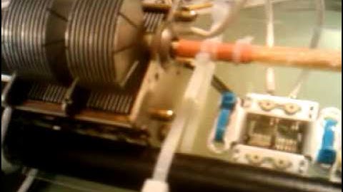 Auto tuning loop antenna