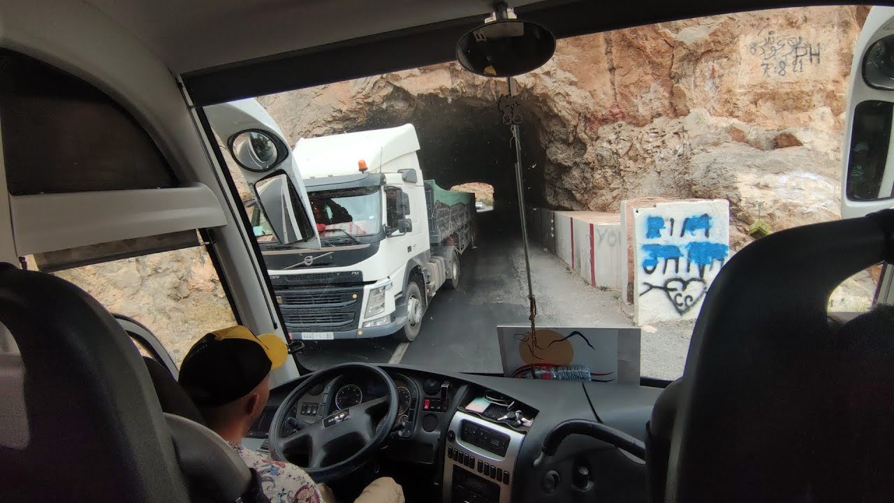 اغنية التي هزت  المشاعر العالم صاحبة الحنجرة الذهبية الحسنية في طريق الرابط بين كراندو و غار زعبال