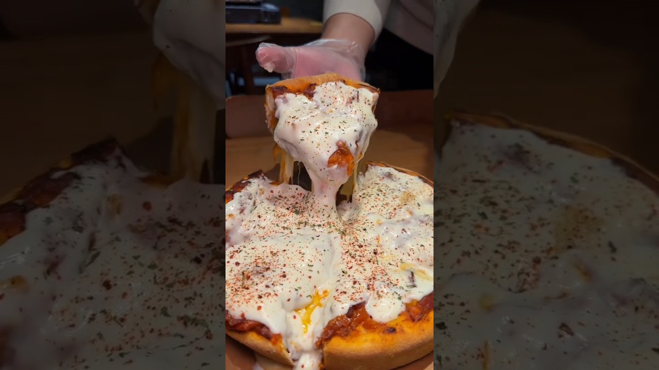 🍕 The Ultimate Cheesy Overload!