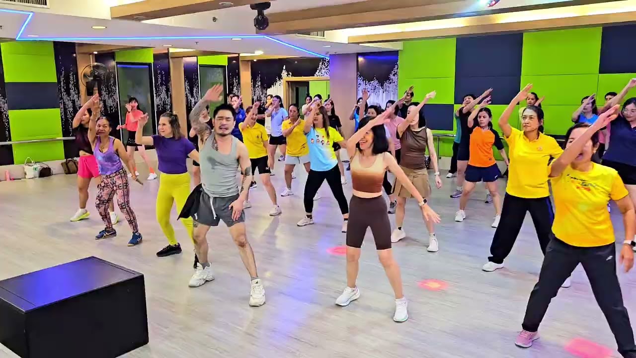 อีลูกช่างสอด : จ๊ะ นงผณี by Ku Oat (class dance)