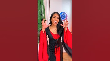 She’s a VAMPIRE TEACHER 🧛‍♀️