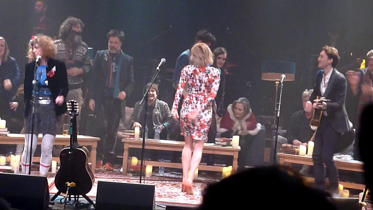 Martha Wainwright and Lily Lanken - Christmas Wrapping