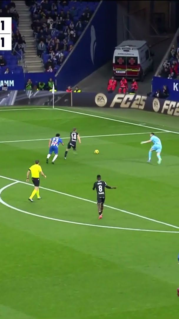 JOAN GARCÍA is a wall ?