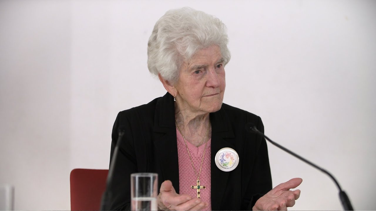 Interview with Anna Hackl – In tireless defence of civil courage