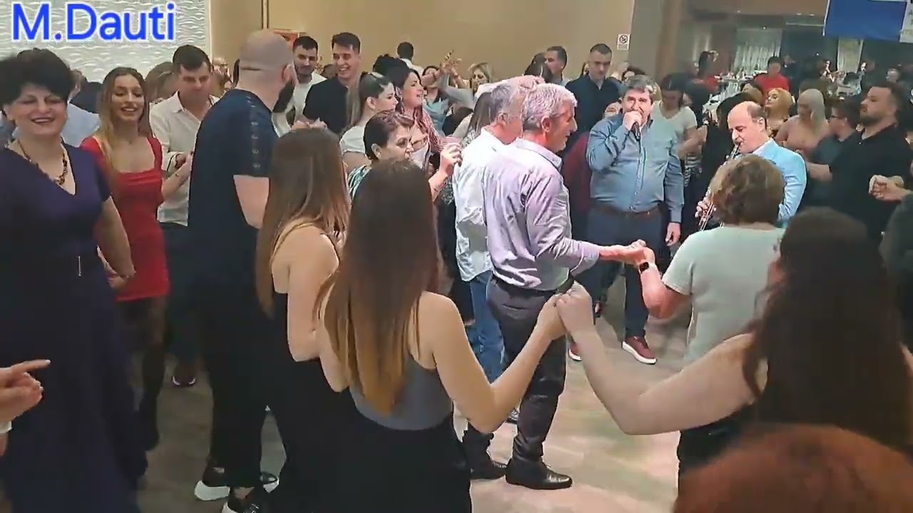 ΗΠΕΙΡΩΤΙΚΟ ΓΛΕΝΤΙ ΣΤΙΝ Αθήνα ΧΑΛΚΙΑΣ ΠΑΛΛΑΣ Β.Καλκανις τραγούδι Κ.Καλογερος.