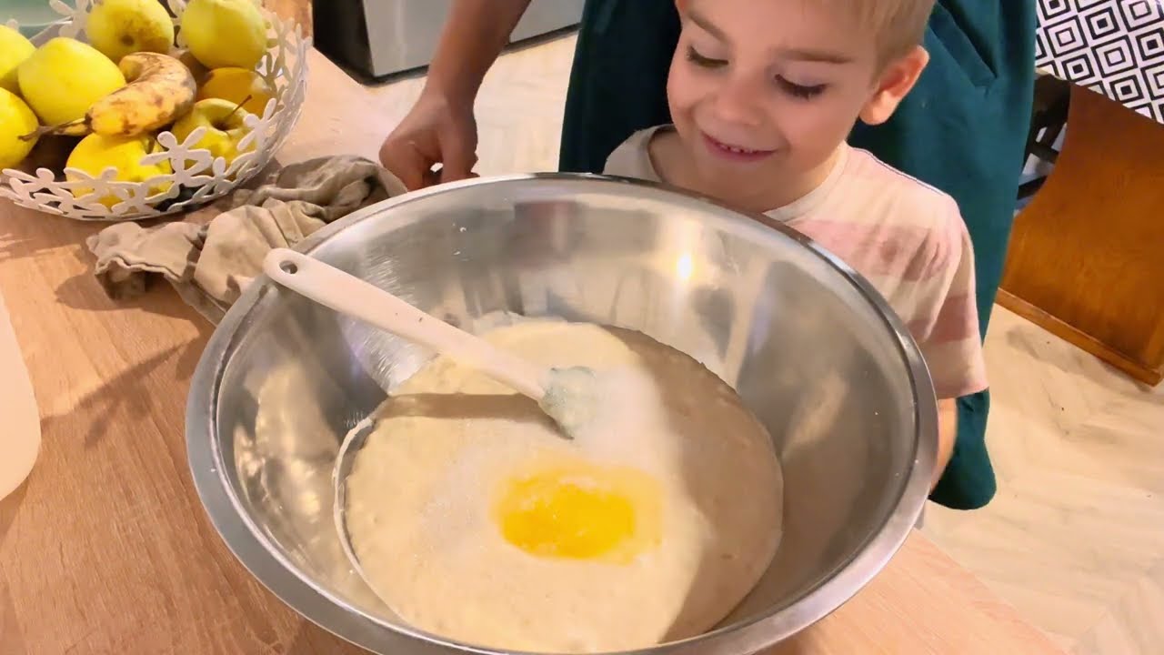 O zi din viata unei familii cu 4 copii la țară | Clătite cu maia | Slănină afumată