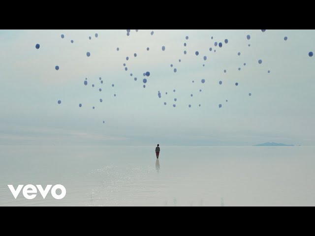 Sandór Waïss - Broken Blue (Official Video)