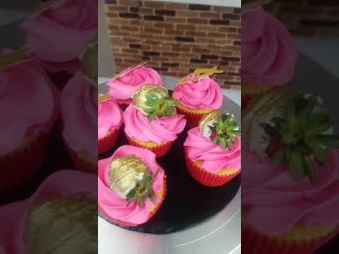 Pretty Pink Cupcakes - Lola's Desserts Studio ja