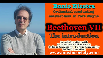 Orchestral conducting with Ennio Nicotra. Make sure the pattern is clearly visible to all musicians