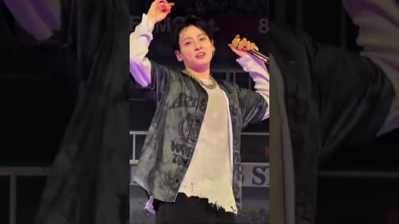 Jungkook shaking his 🍑#jungkook #bts - YouTube