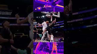 Jake LaRavia Posterizes Jarrett Allen 😱 NASTY Finish!