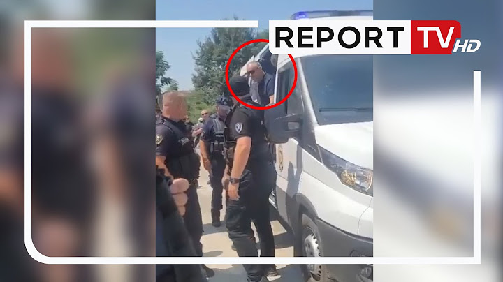 MOMENTI i shoqërimit te Dritan Dajtit nga policia, për në ceremoninë mortore të nënës së tij