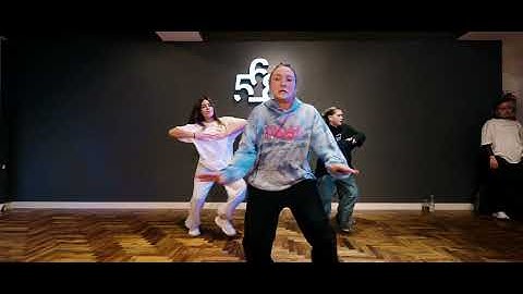 Thumbnail of Nathy Peluso, Ca7riel, Paco Amoroso "TODO ROTO" | Franco Lupidi | Coreografia