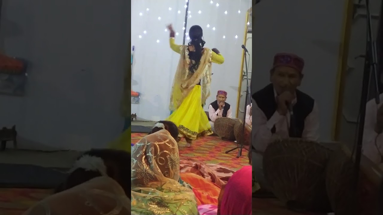 Kariyala Party Gaighat and very beautiful bhajan sung by Ms Kritika rung chad gya MA da lal lal