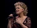 Capture de la vidéo Bette Midler - The Rose  (Live Divine Miss Millenium)