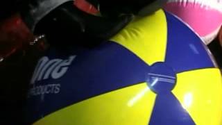 BU 006 Popping beach balls