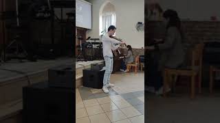 Скрипка В Церкви Parole Vivante