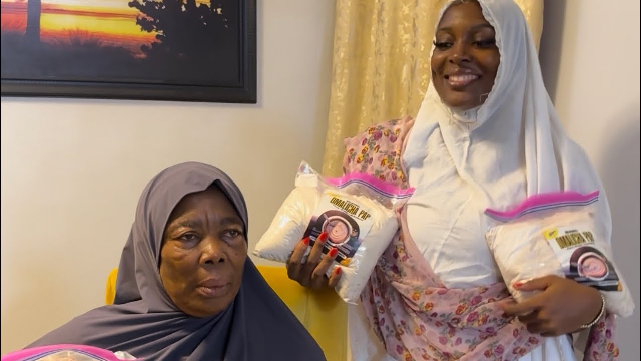 Мадам Орумба размещает рекламу на языке хауса