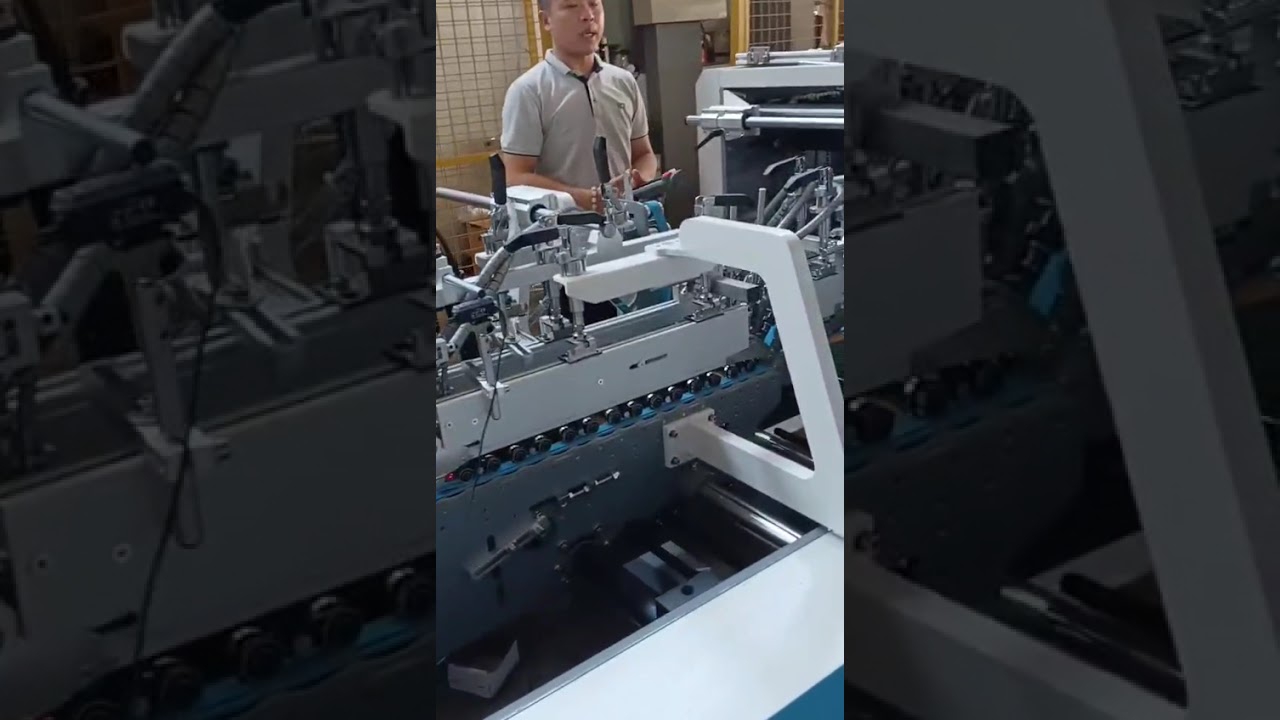 Hot melt glue machine and box gluing machine to glue the paper box(OSD-106A).