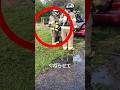 消防士はなぜ身体をくねらせるのか