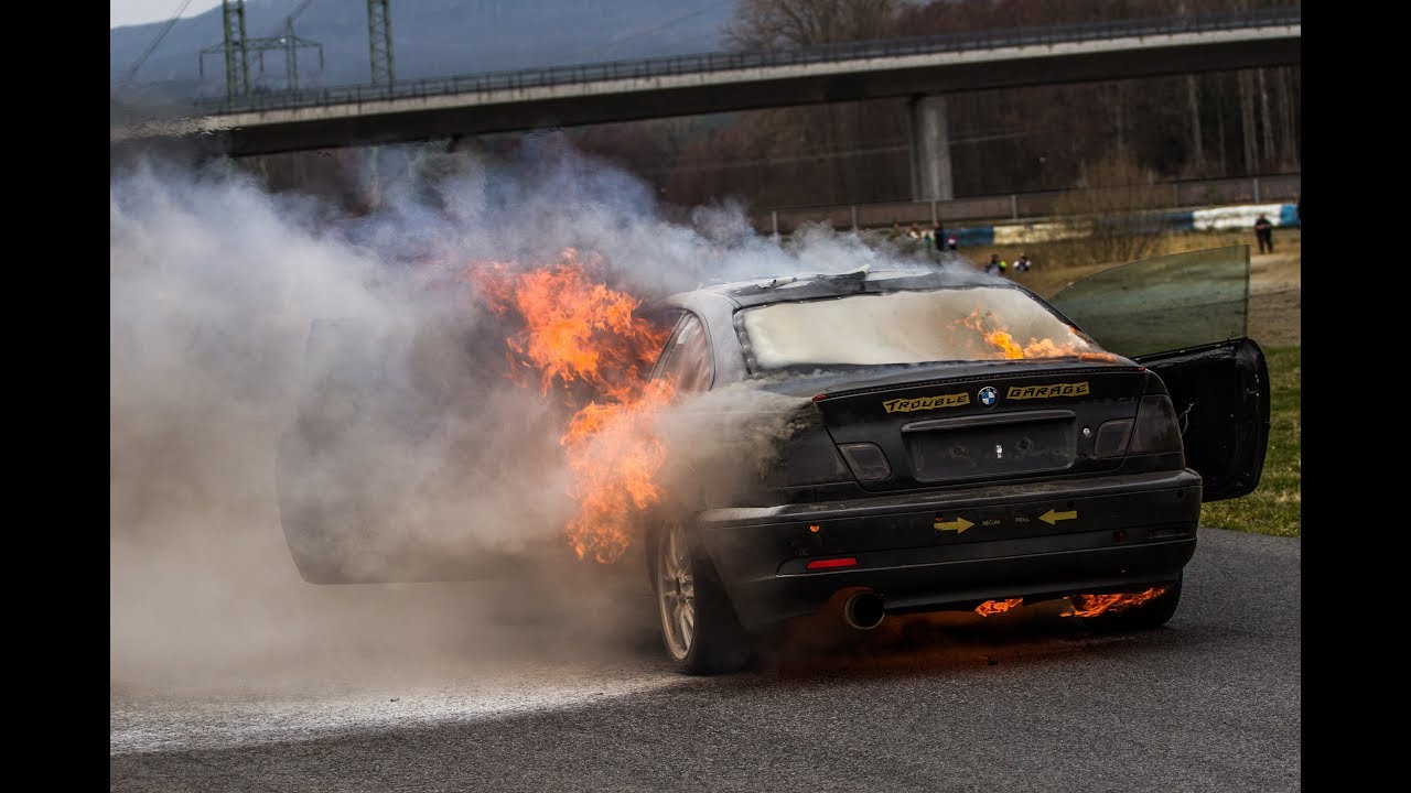 Požár závodního speciálu na Dakarském setkání Sosnová 2019