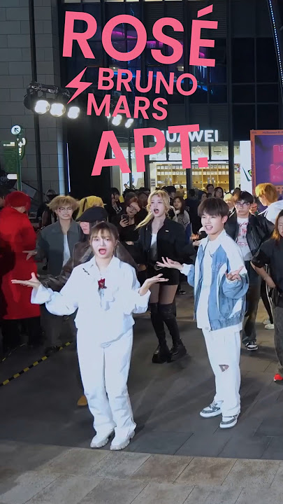 Kpop in public ROSÉ & Bruno Mars - APT.