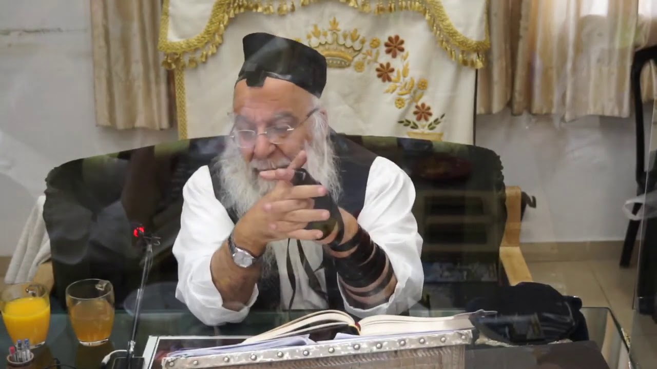 26הלכה יומית סימן י-דיני כנפות הטלית סעיף יא-סוף וסימן יא-דיני חוטי הציצית סעיף א הרב בניהו שמואלי