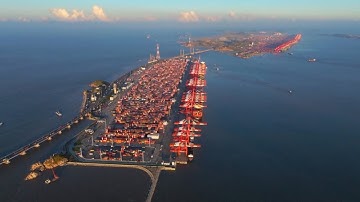 Shanghai Port sets new record in annual container throughput